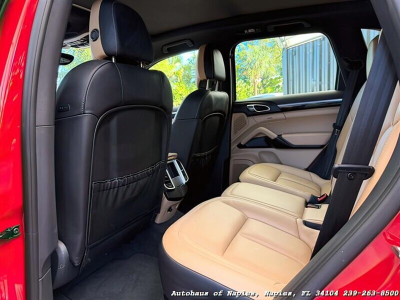 2016 Porsche Cayenne - Photo 13 - Naples, FL 34104