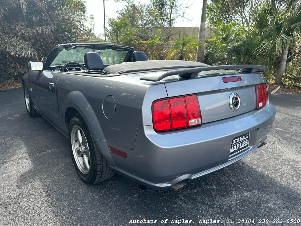 2006 Ford Mustang GT Deluxe   - Photo 15 - Naples, FL 34104