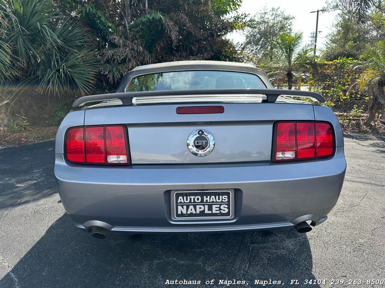 2006 Ford Mustang GT Deluxe   - Photo 23 - Naples, FL 34104