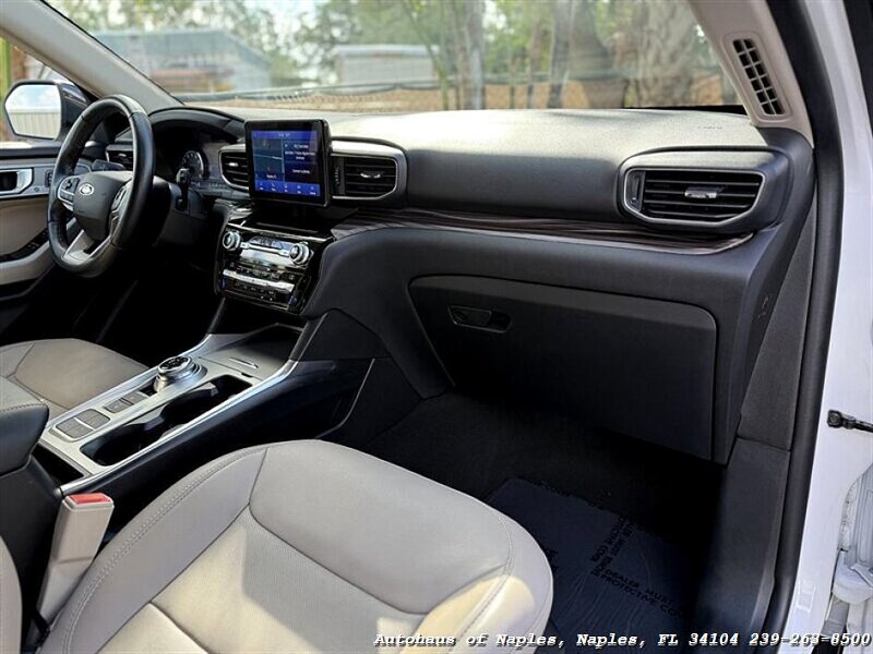 2021 Ford Explorer Limited   - Photo 43 - Naples, FL 34104