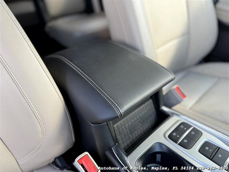 2021 Ford Explorer Limited   - Photo 48 - Naples, FL 34104