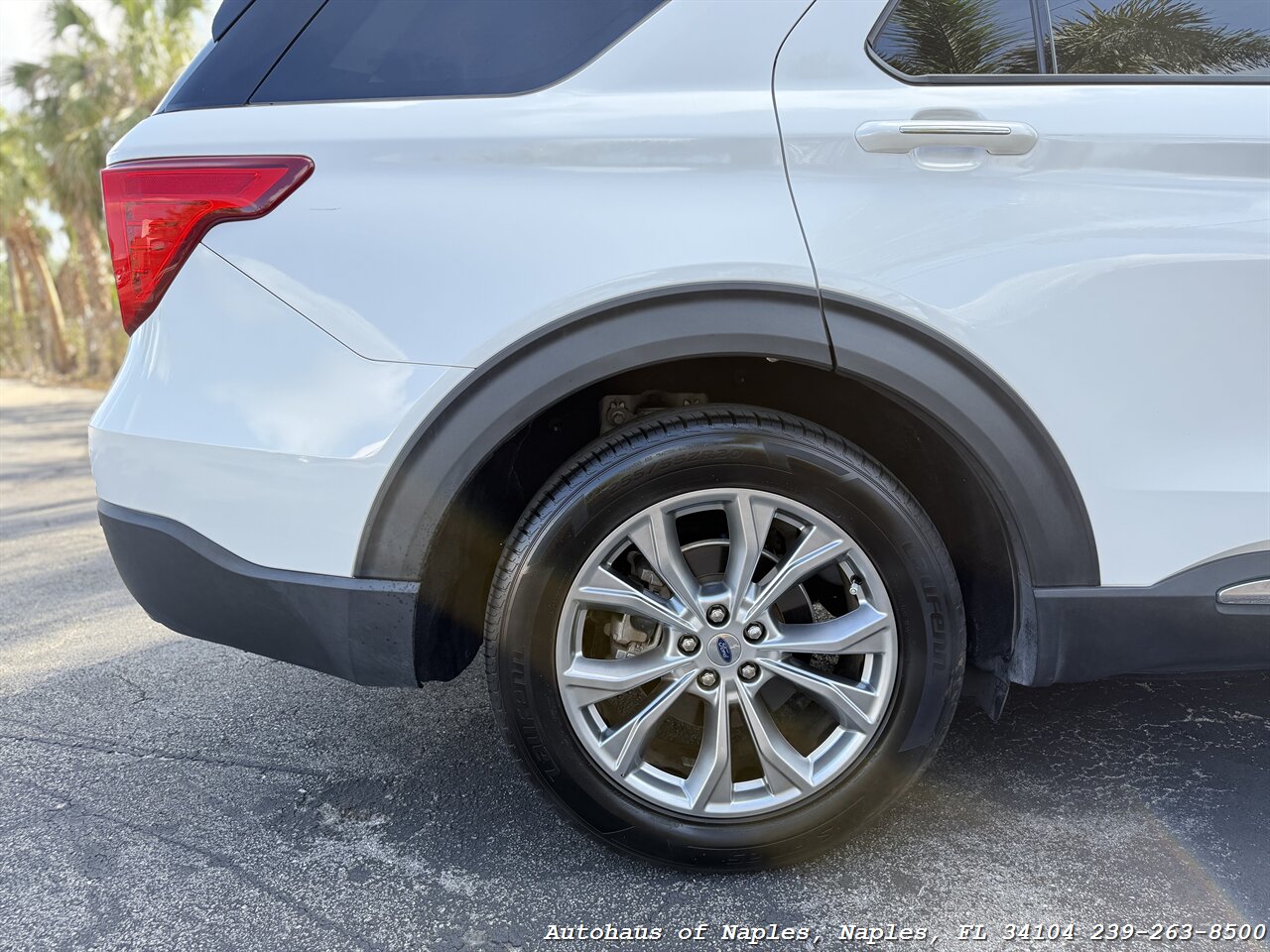 2021 Ford Explorer Limited - Photo 17 - Naples, FL 34104