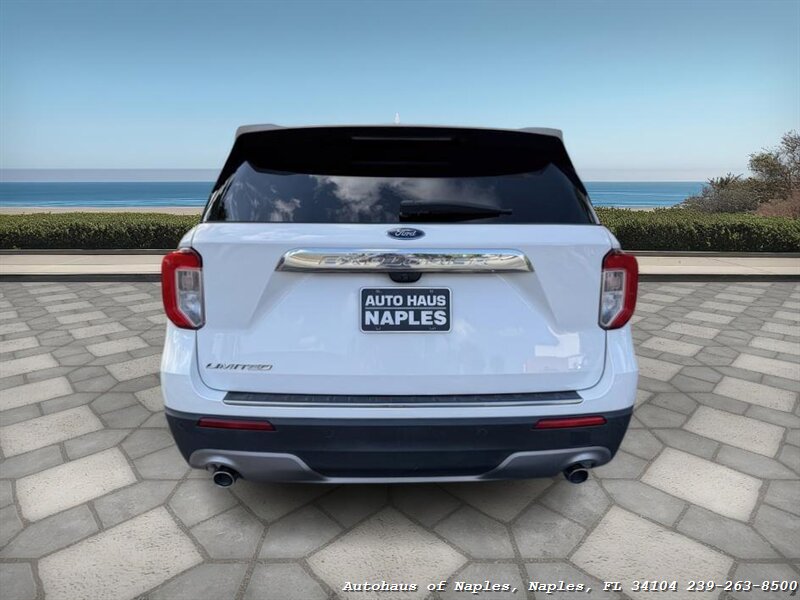 2021 Ford Explorer Limited   - Photo 13 - Naples, FL 34104