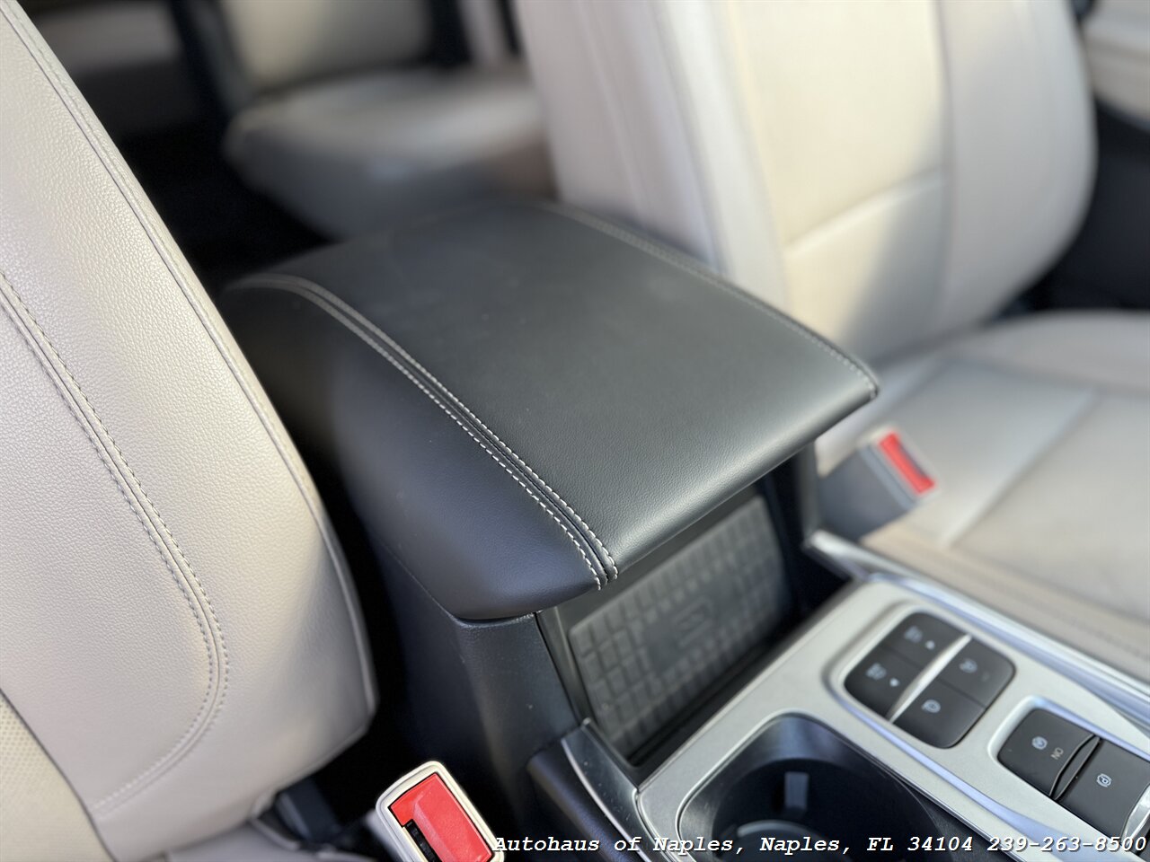 2021 Ford Explorer Limited - Photo 48 - Naples, FL 34104