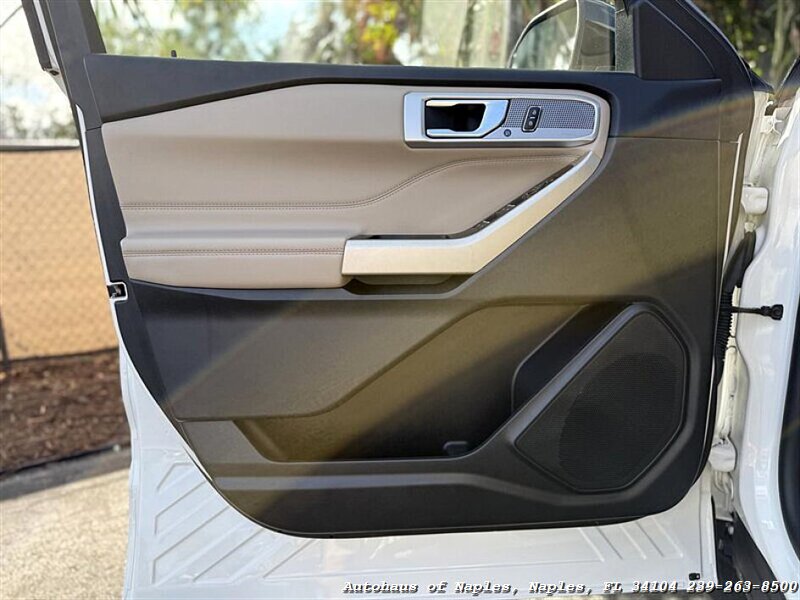 2021 Ford Explorer Limited   - Photo 29 - Naples, FL 34104