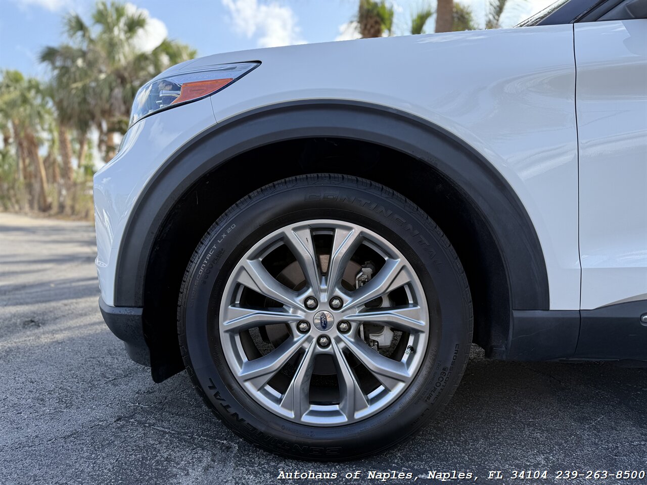 2021 Ford Explorer Limited - Photo 9 - Naples, FL 34104