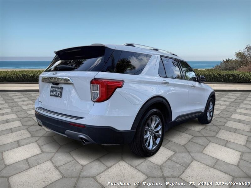 2021 Ford Explorer Limited   - Photo 14 - Naples, FL 34104