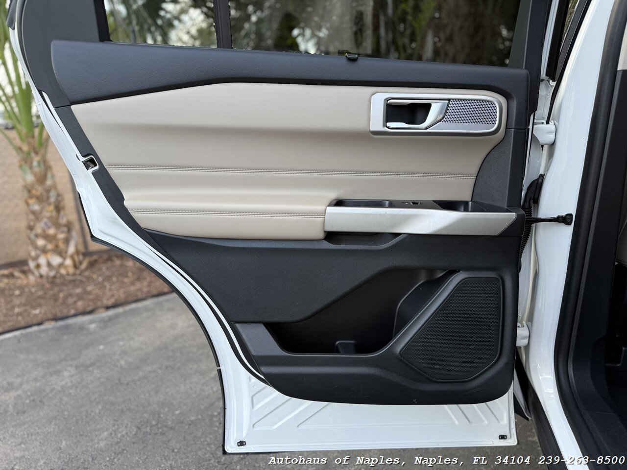 2021 Ford Explorer Limited - Photo 35 - Naples, FL 34104