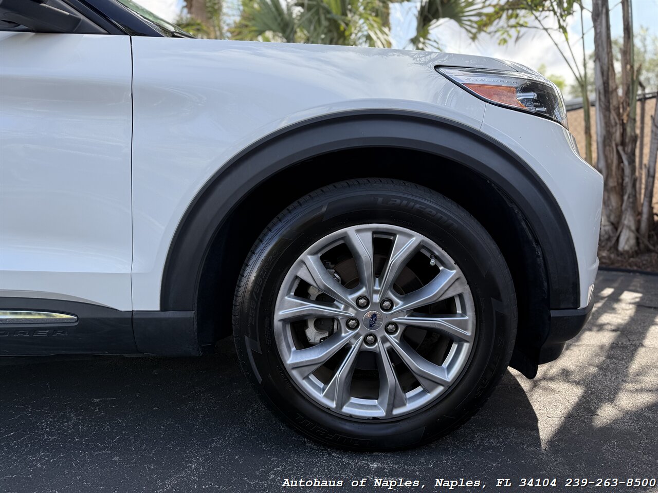 2021 Ford Explorer Limited - Photo 19 - Naples, FL 34104