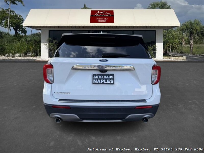 2021 Ford Explorer Limited   - Photo 13 - Naples, FL 34104
