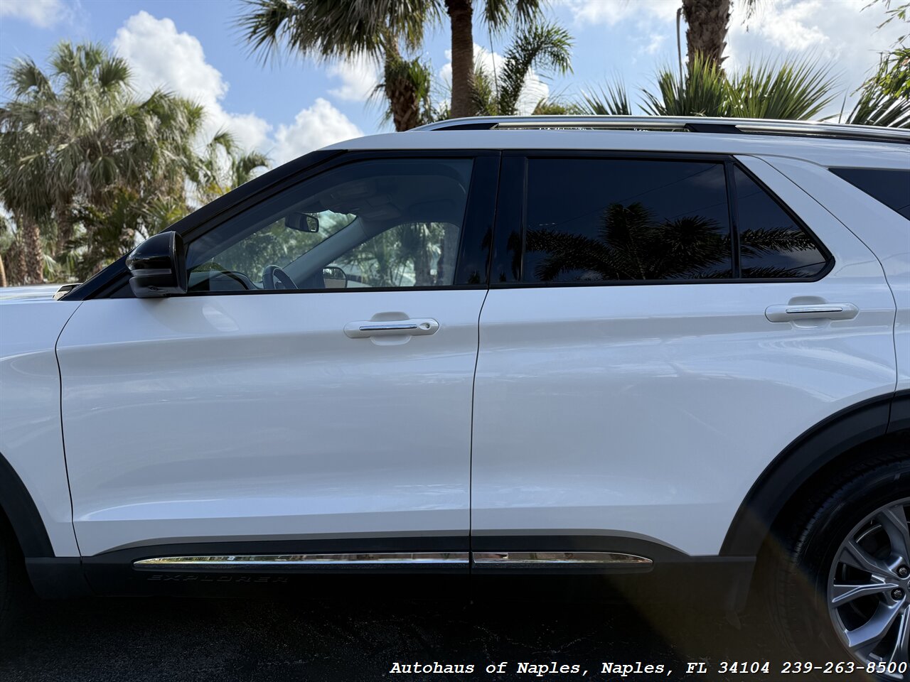2021 Ford Explorer Limited - Photo 10 - Naples, FL 34104