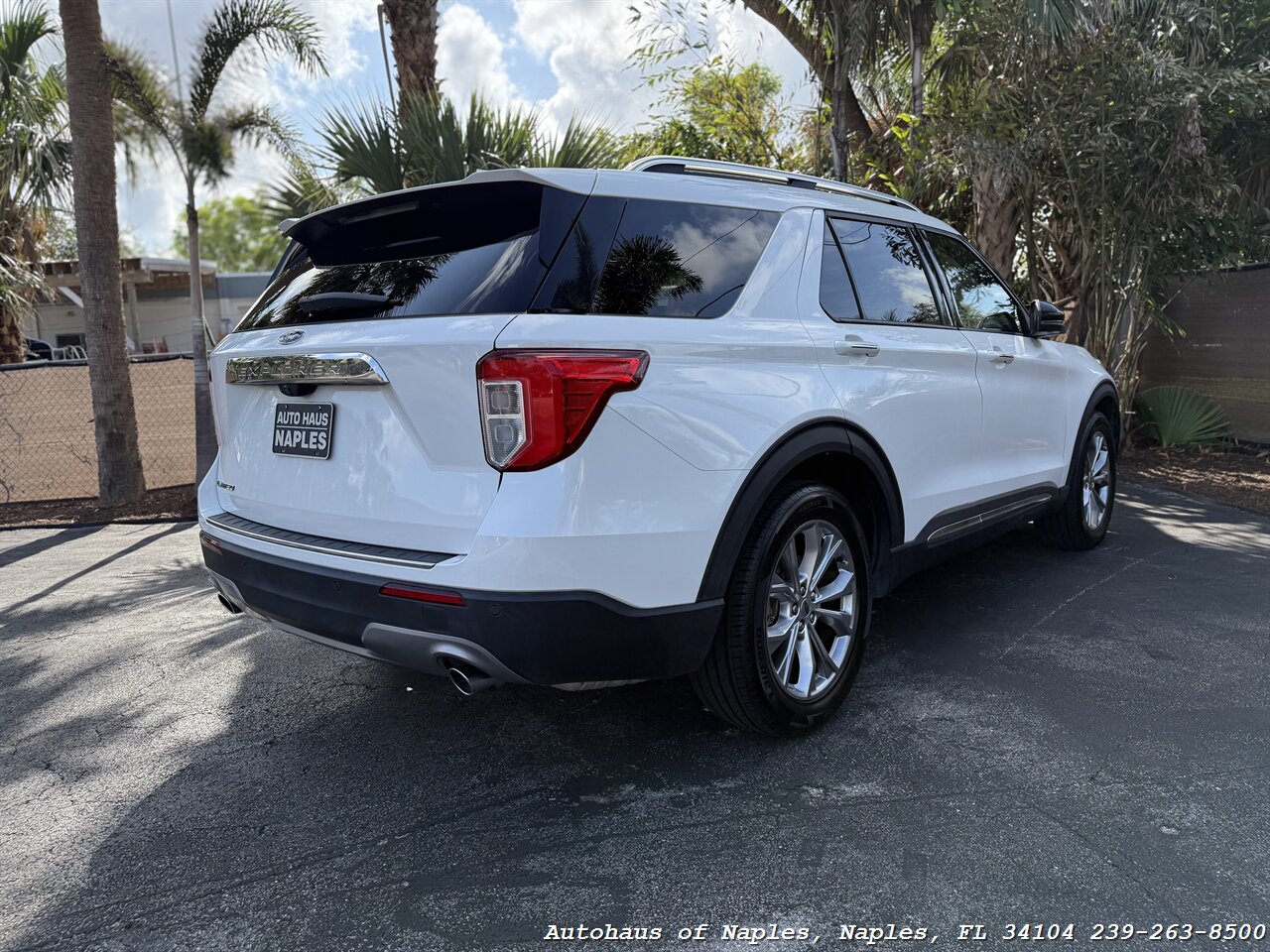 2021 Ford Explorer Limited - Photo 14 - Naples, FL 34104