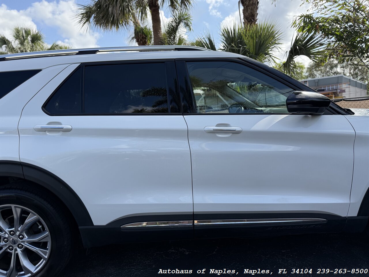 2021 Ford Explorer Limited - Photo 18 - Naples, FL 34104