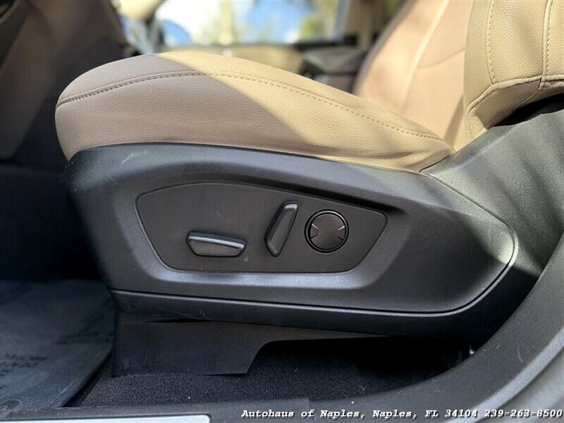 2021 Ford Explorer Limited   - Photo 26 - Naples, FL 34104
