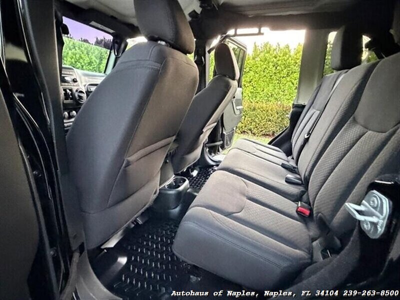 2017 Jeep Wrangler Unlimited Sport   - Photo 38 - Naples, FL 34104
