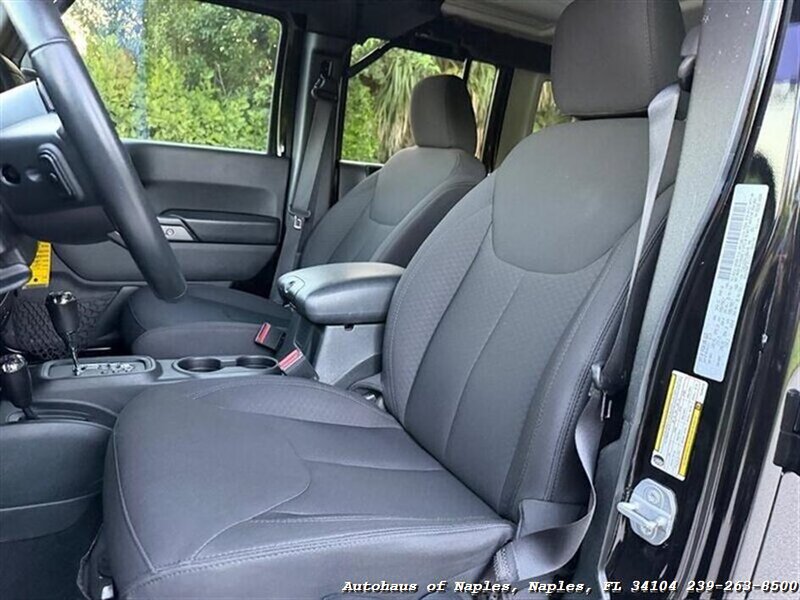 2017 Jeep Wrangler Unlimited Sport   - Photo 25 - Naples, FL 34104