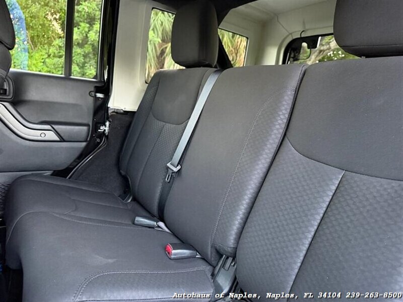 2017 Jeep Wrangler Unlimited Sport   - Photo 39 - Naples, FL 34104