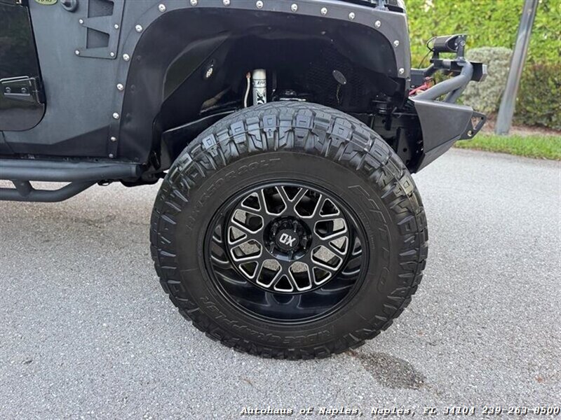2017 Jeep Wrangler Unlimited Sport   - Photo 19 - Naples, FL 34104