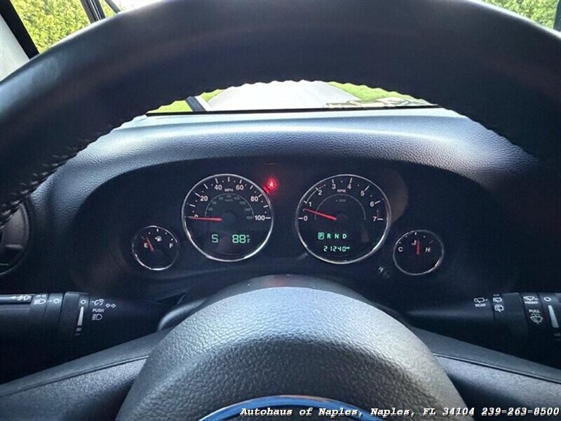 2017 Jeep Wrangler Unlimited Sport   - Photo 28 - Naples, FL 34104