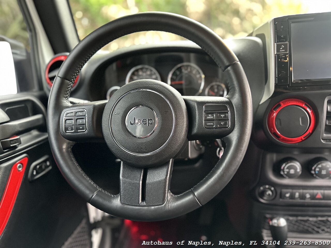 2016 Jeep Wrangler Unlimited Rubicon   - Photo 29 - Naples, FL 34104