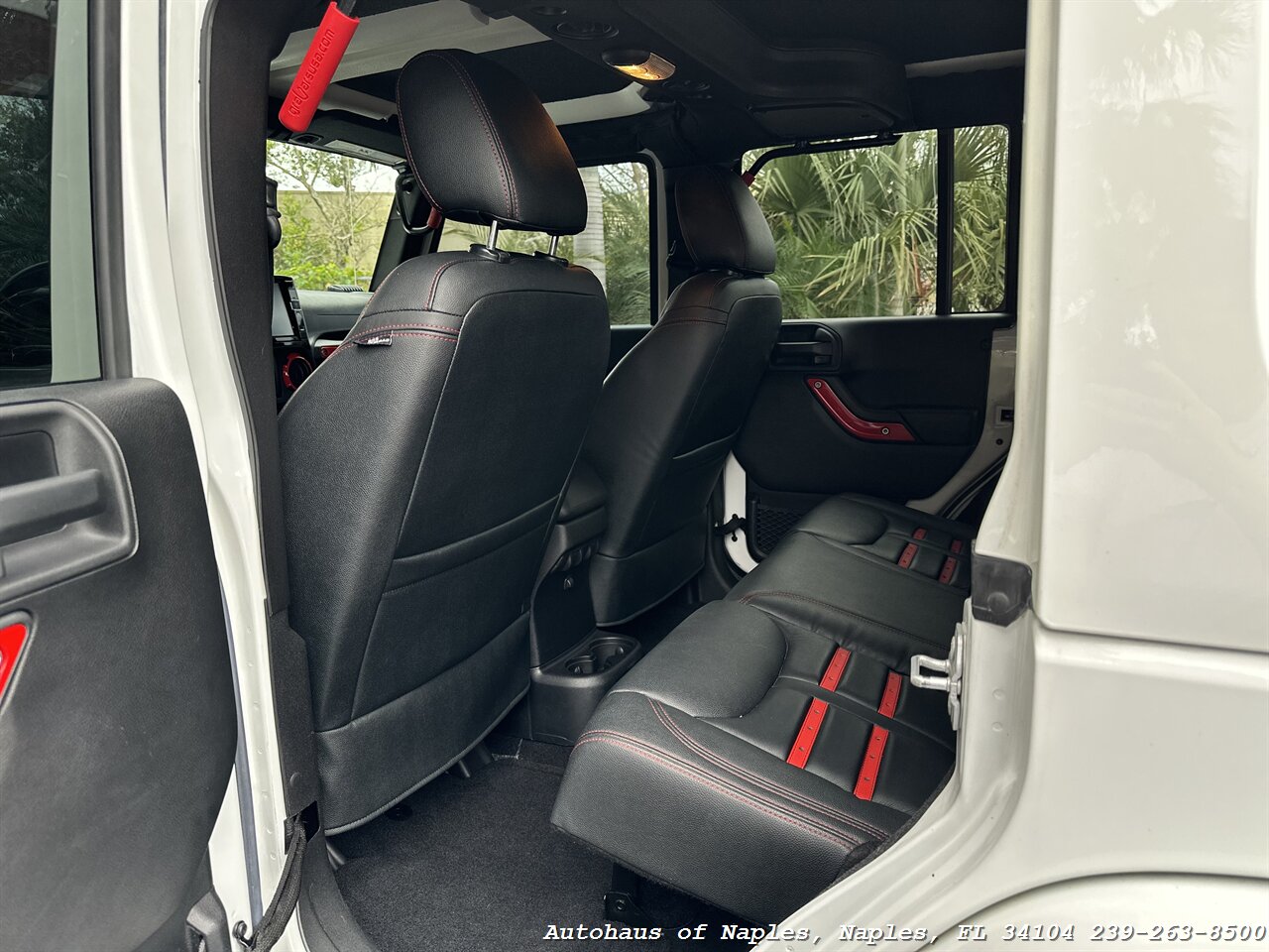 2016 Jeep Wrangler Unlimited Rubicon   - Photo 31 - Naples, FL 34104