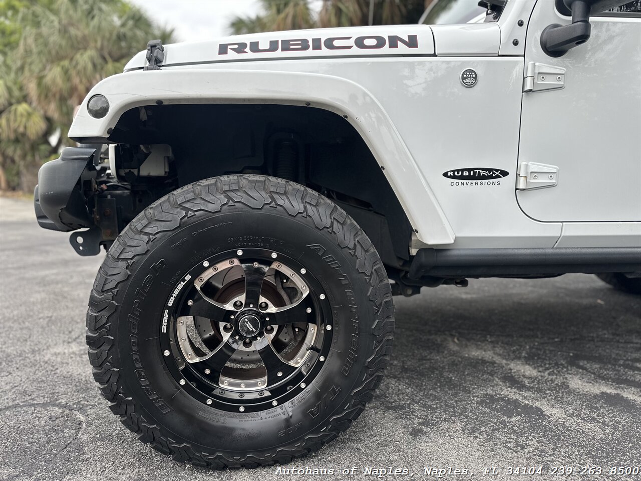 2016 Jeep Wrangler Unlimited Rubicon   - Photo 7 - Naples, FL 34104