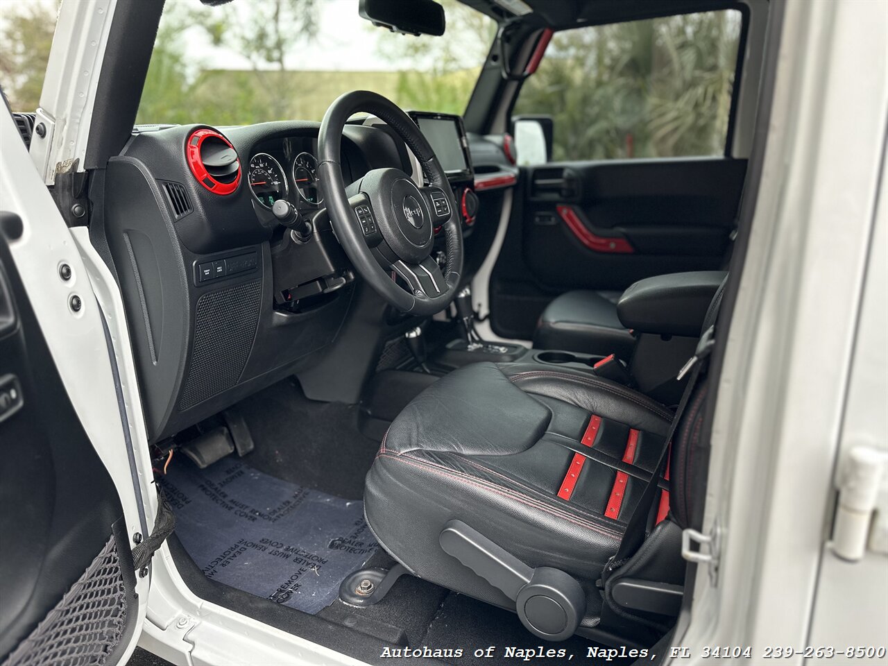 2016 Jeep Wrangler Unlimited Rubicon   - Photo 26 - Naples, FL 34104