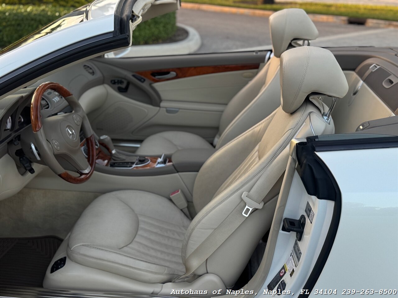 2009 Mercedes-Benz SL 550   - Photo 21 - Naples, FL 34104
