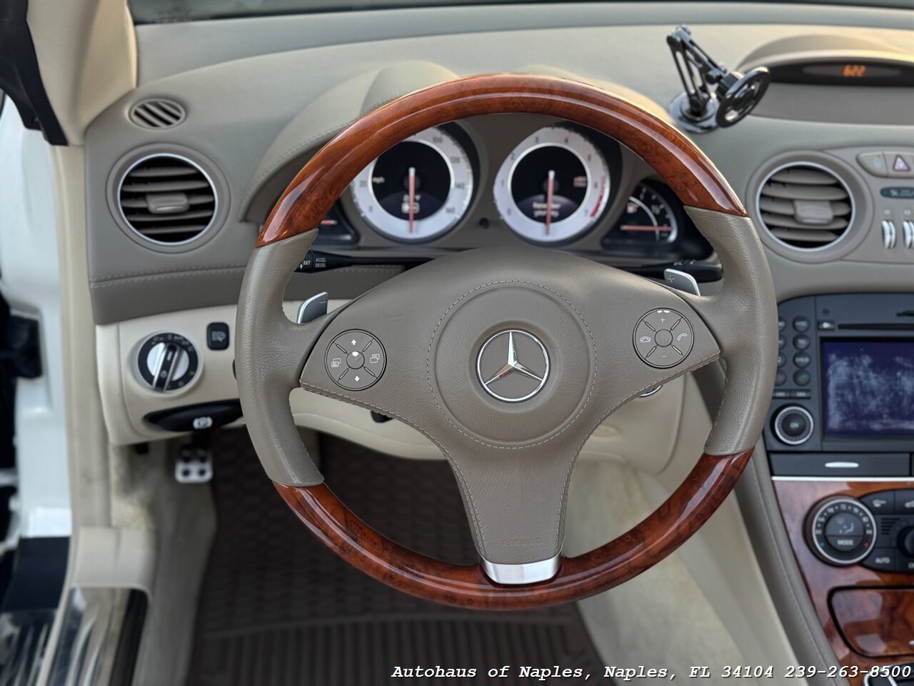 2009 Mercedes-Benz SL 550   - Photo 22 - Naples, FL 34104