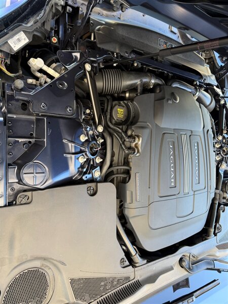 2017 Jaguar F-TYPE S   - Photo 32 - Naples, FL 34104
