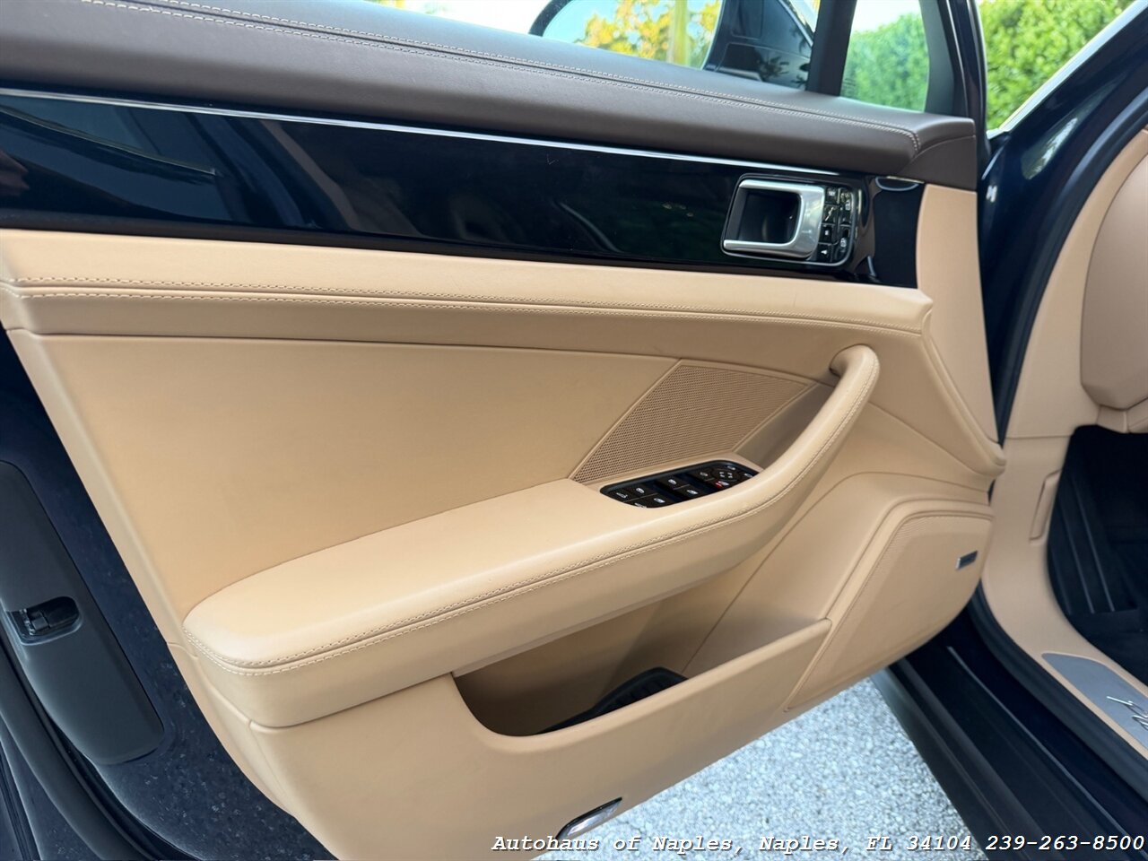 2020 Porsche Panamera 4   - Photo 27 - Naples, FL 34104