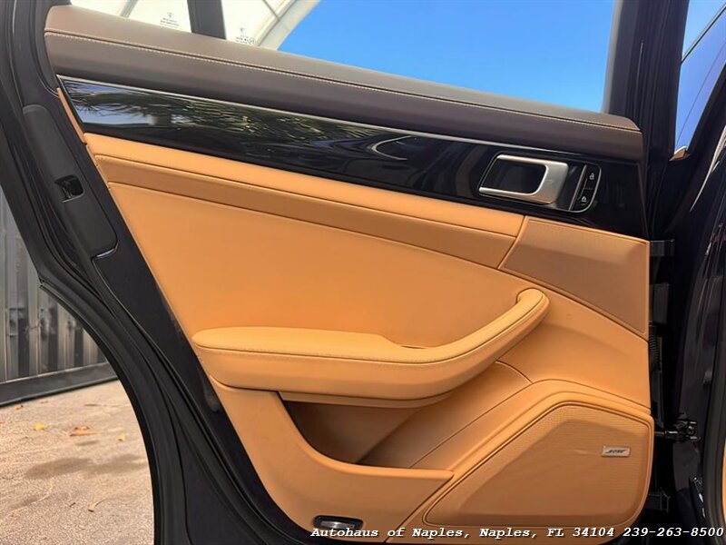 2020 Porsche Panamera 4   - Photo 19 - Naples, FL 34104