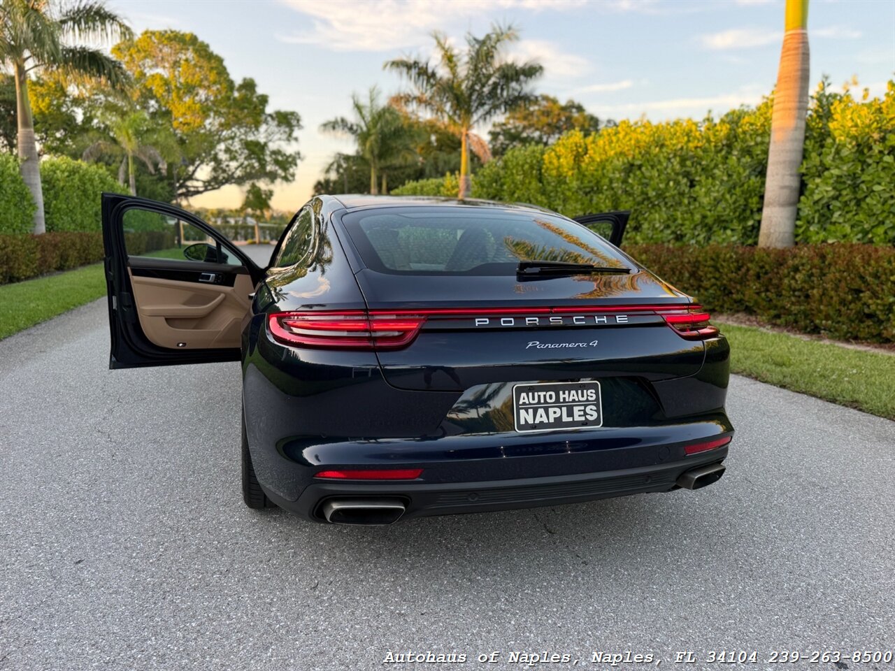 2020 Porsche Panamera 4   - Photo 18 - Naples, FL 34104