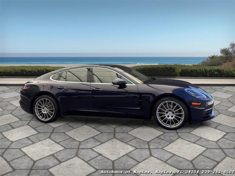 2020 Porsche Panamera 4  