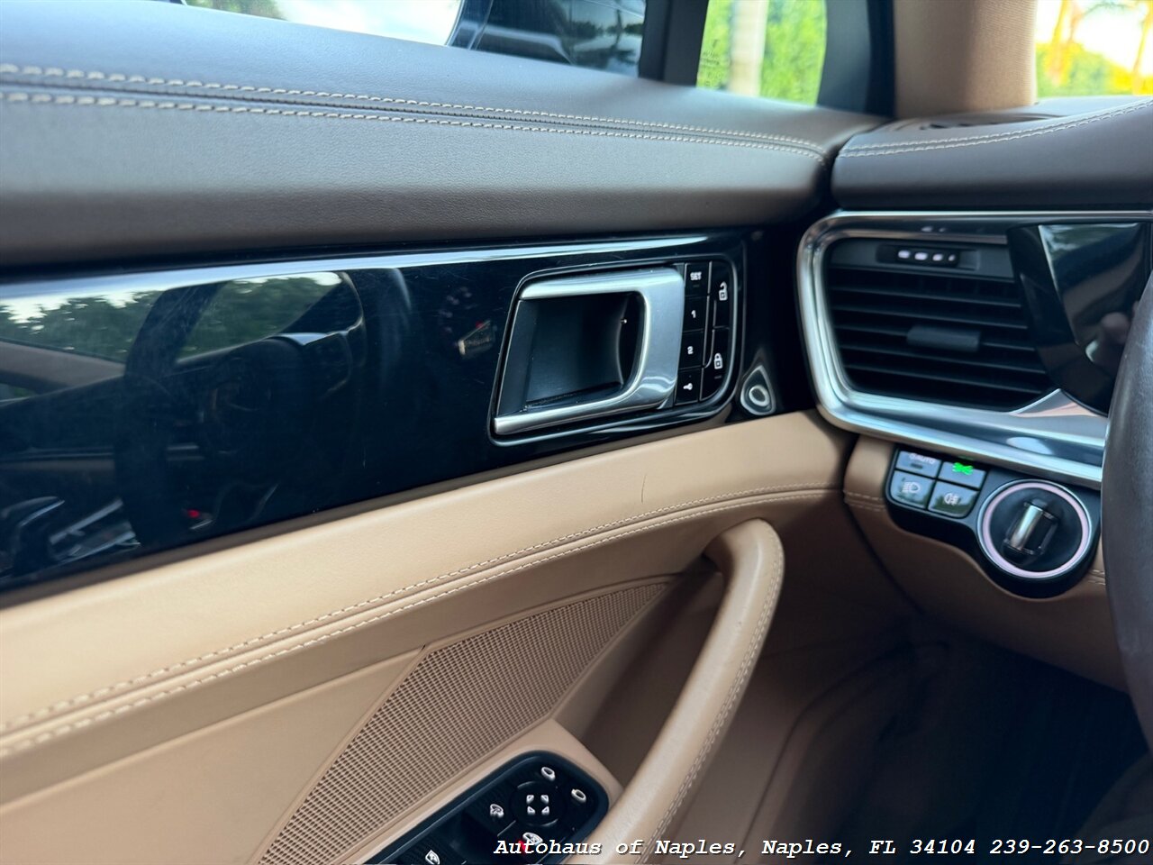 2020 Porsche Panamera 4   - Photo 28 - Naples, FL 34104