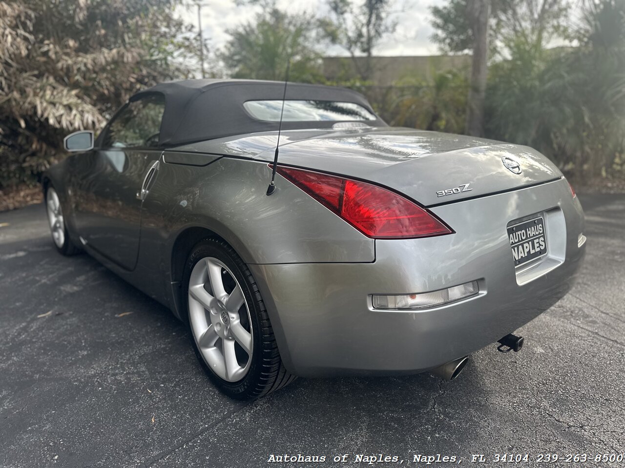 2004 Nissan 350Z Enthusiast   - Photo 19 - Naples, FL 34104