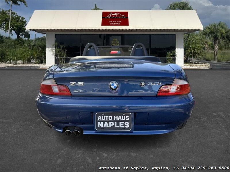 2002 BMW Z3 3.0i - Photo 16 - Naples, FL 34104