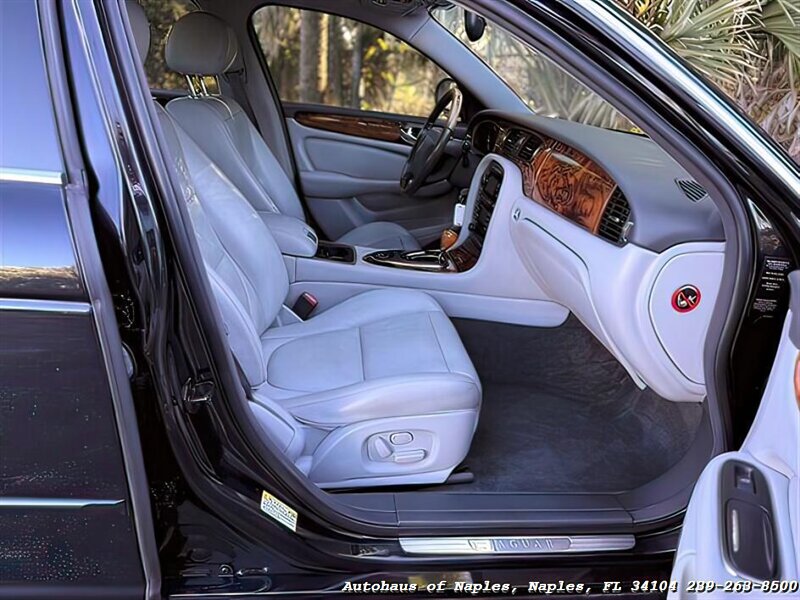2004 Jaguar XJ8   - Photo 24 - Naples, FL 34104