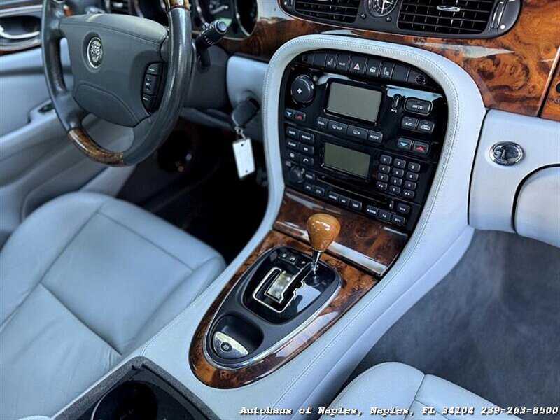 2004 Jaguar XJ8 - Photo 26 - Naples, FL 34104