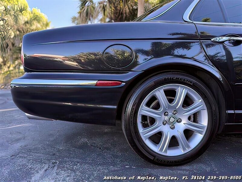 2004 Jaguar XJ8   - Photo 15 - Naples, FL 34104