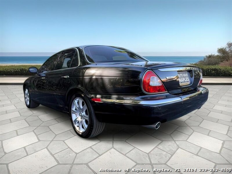 2004 Jaguar XJ8   - Photo 10 - Naples, FL 34104