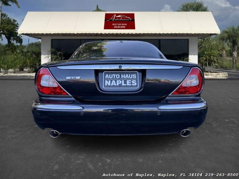 2004 Jaguar XJ8 - Photo 11 - Naples, FL 34104