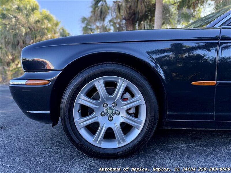 2004 Jaguar XJ8 - Photo 6 - Naples, FL 34104