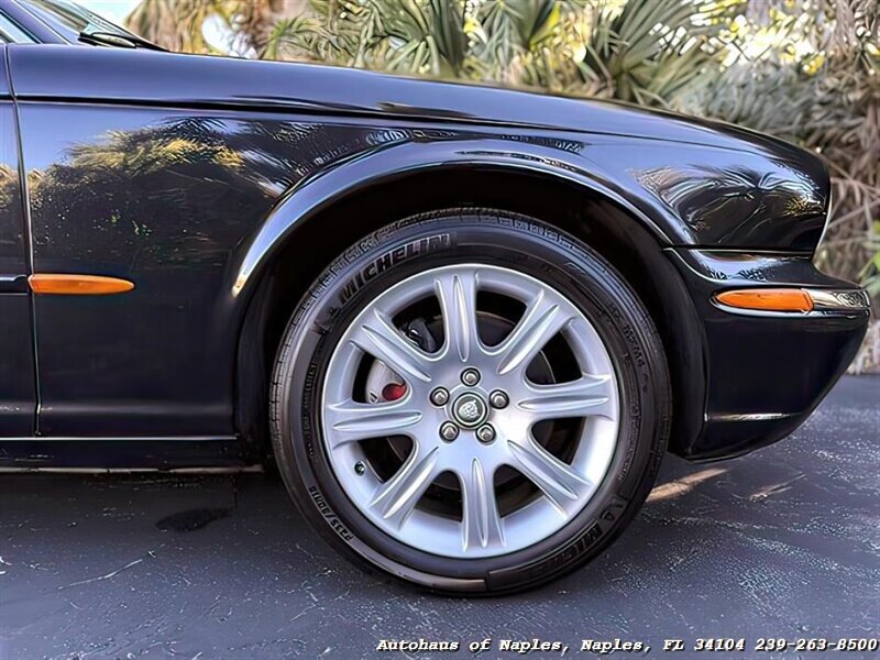 2004 Jaguar XJ8   - Photo 17 - Naples, FL 34104
