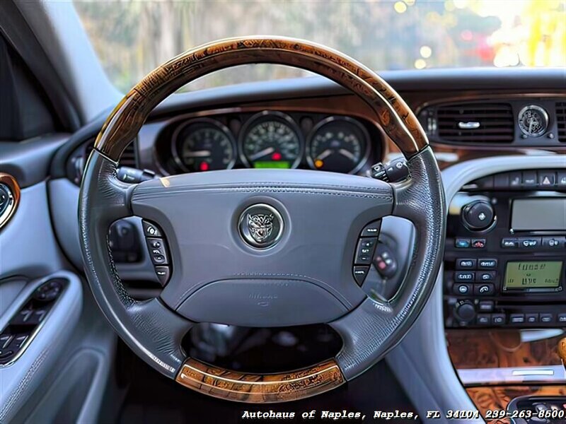 2004 Jaguar XJ8   - Photo 41 - Naples, FL 34104