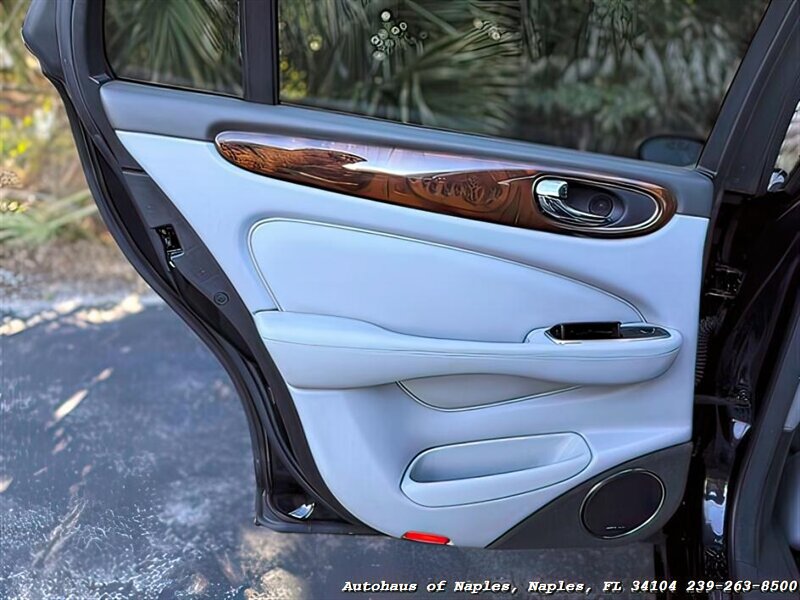 2004 Jaguar XJ8   - Photo 37 - Naples, FL 34104
