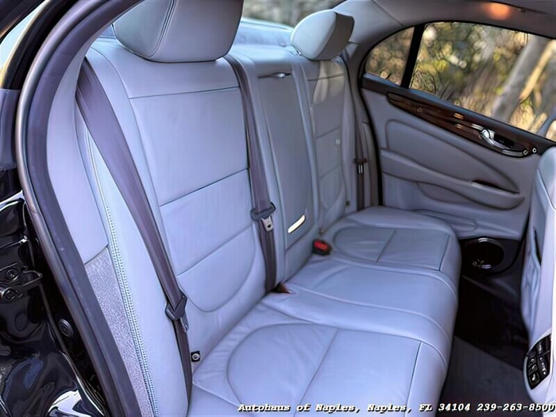 2004 Jaguar XJ8   - Photo 30 - Naples, FL 34104
