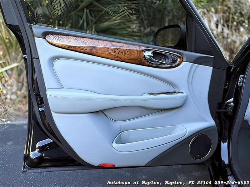 2004 Jaguar XJ8   - Photo 22 - Naples, FL 34104