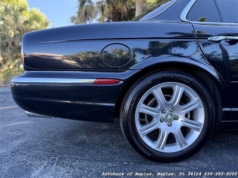 2004 Jaguar XJ8 - Photo 15 - Naples, FL 34104