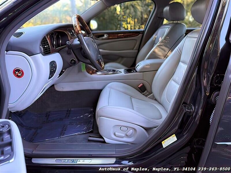 2004 Jaguar XJ8   - Photo 19 - Naples, FL 34104